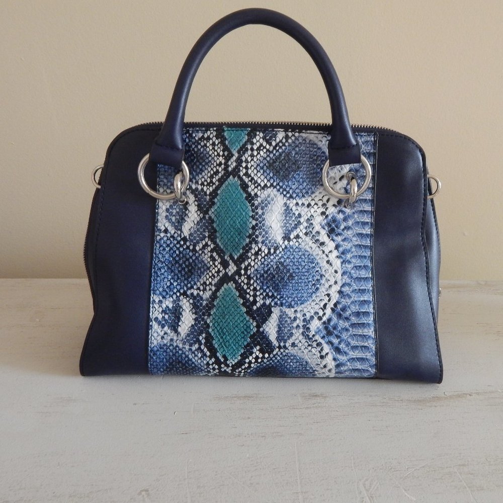 BEAUTIFUL SMALL CASE